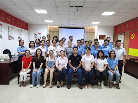    提升業(yè)務(wù)能力 打造高效團(tuán)隊(duì)——商砼公司、工程公司聯(lián)合舉辦財(cái)務(wù)及統(tǒng)計(jì)員業(yè)務(wù)培訓(xùn)會(huì) 